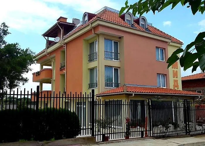 Gæstehus амида 4*